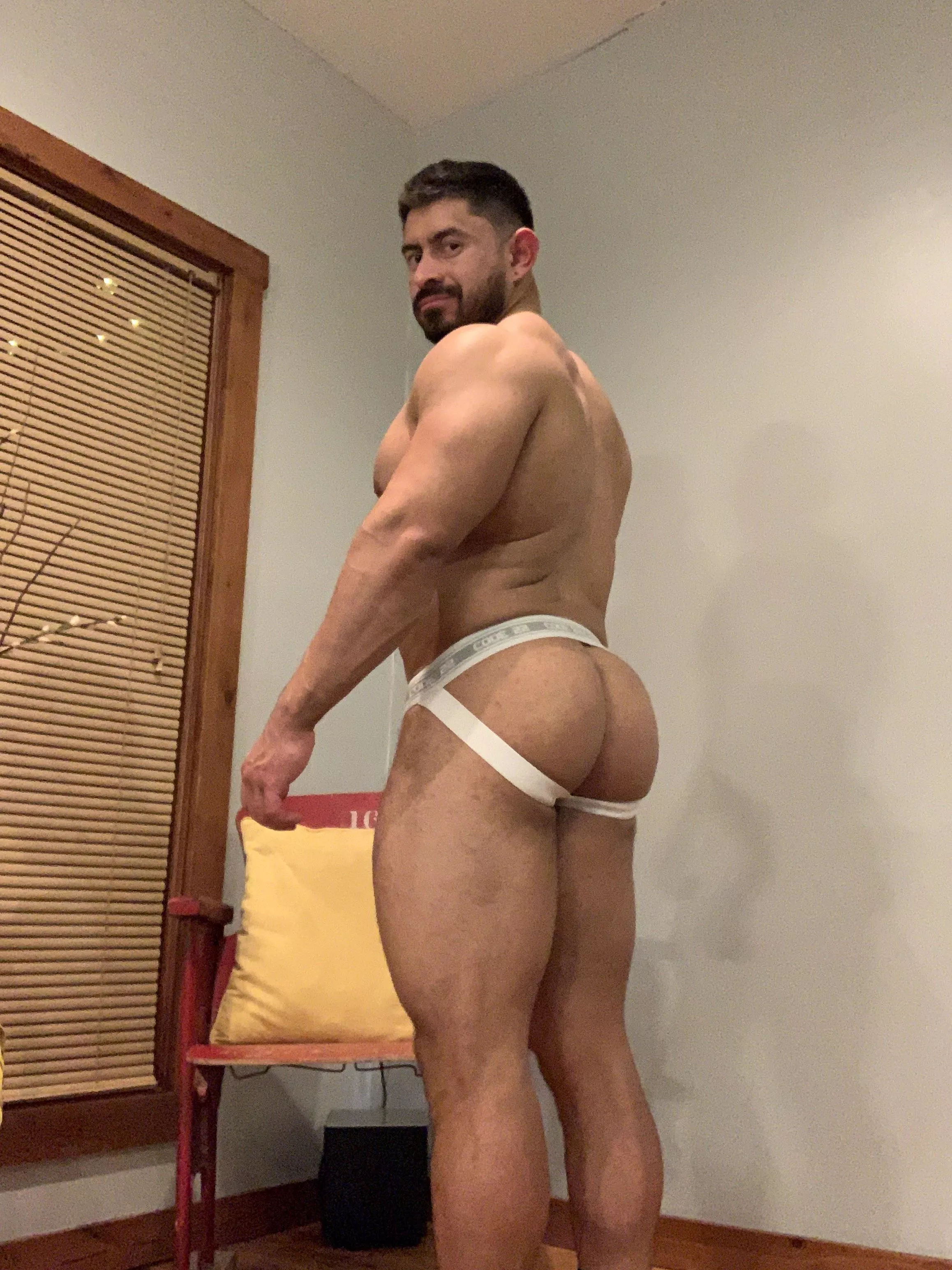 It’s turning into a muscle peach. 🍑