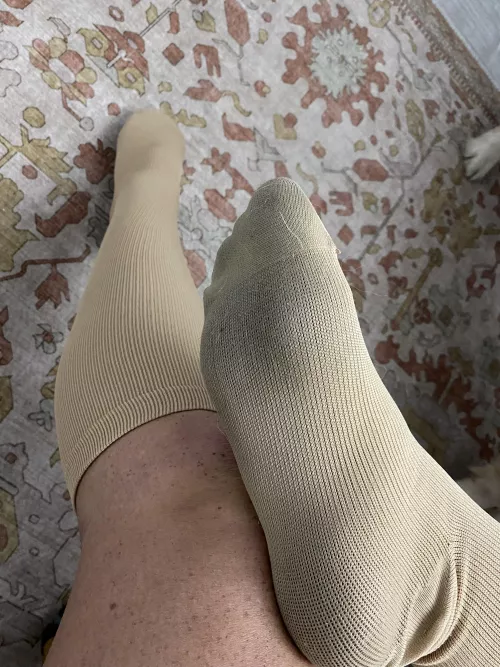 It’s WAY too hot to be forced to wear these 18+ hours a day, but doctors orders! 😅