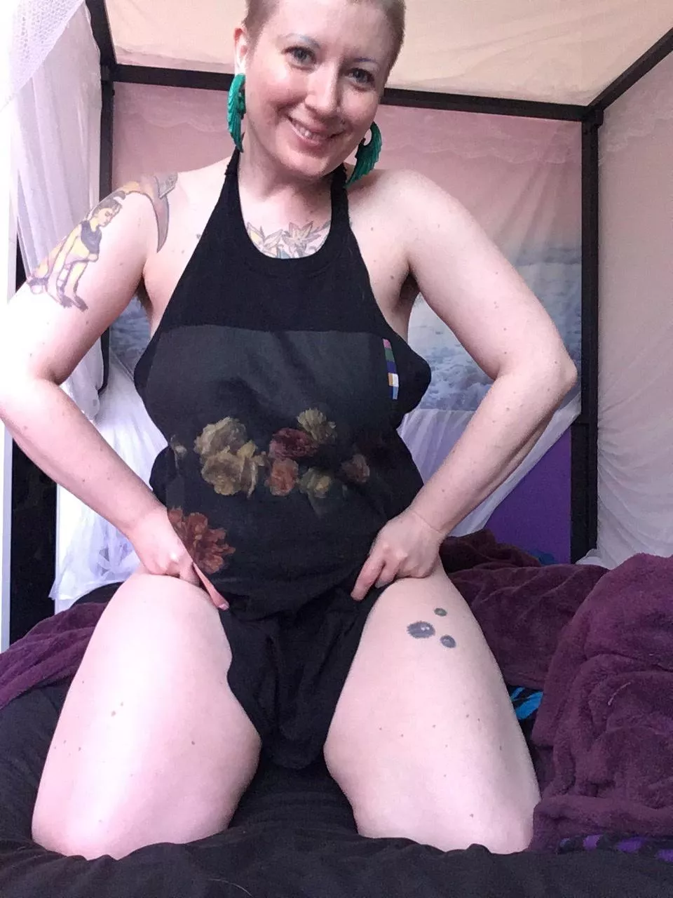 it's your favorite punk again! do you like my bed?