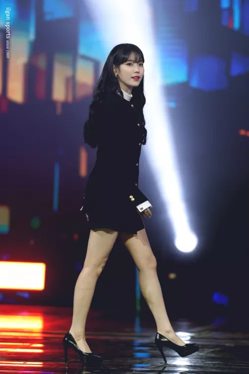 IU