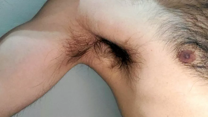 I've always preferred seeing a guy's hair in this position