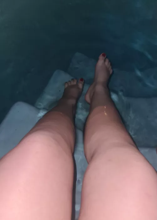 I've been gone for a while but happy new year π (the water was extremely delicious) FREE SUBSCRIPTION