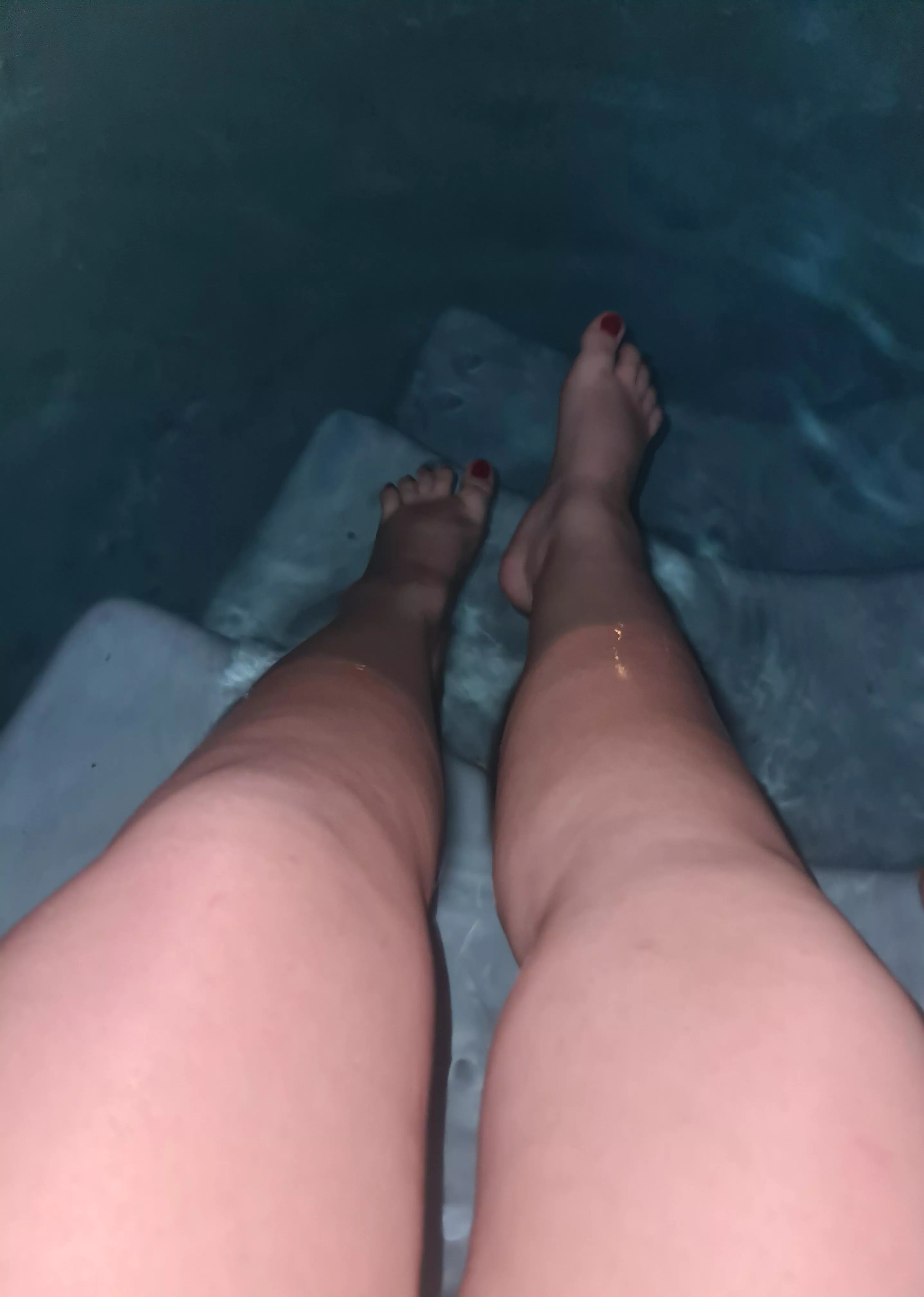 I've been gone for a while but happy new year 🎉 (the water was extremely delicious) FREE SUBSCRIPTION