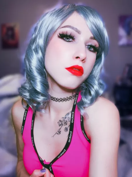 Iβve been trying out a red lip lately. π cute or nah? Iβve been trying out a red lip lately. π cute or nah?