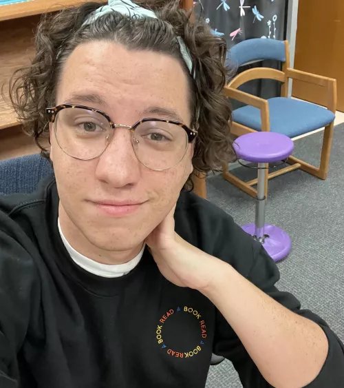 I’ve been tying my hair back like this recently because it’s gotten so ridiculously long (compared to how I use to wear it) because it’s easier to get things done with out the hair in my face…….. Cringey or cute? I’ve been tying my hair back like this recently because it’s gotten so ridiculously long (compared to how I use to wear it) because it’s easier to get things done with out the hair in my face…….. Cringey or cute?