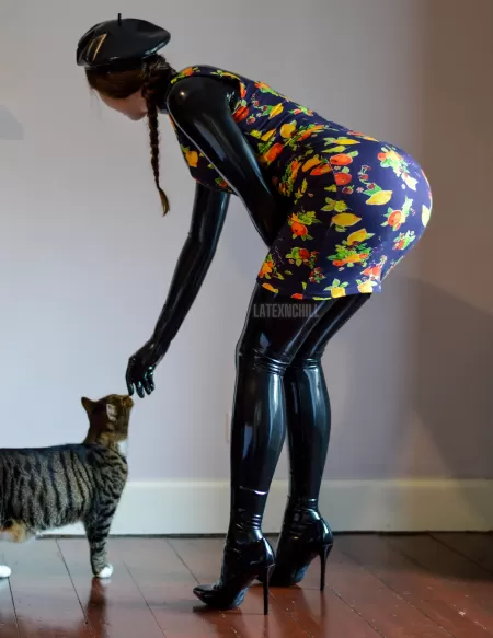Iβve been wearing this dress a lot recently with all the hot weather, itβs nice thinking back to the time I wore a catsuit under it π Iβve been wearing this dress a lot recently with all the hot weather, itβs nice thinking back to the time I wore a catsuit under it π