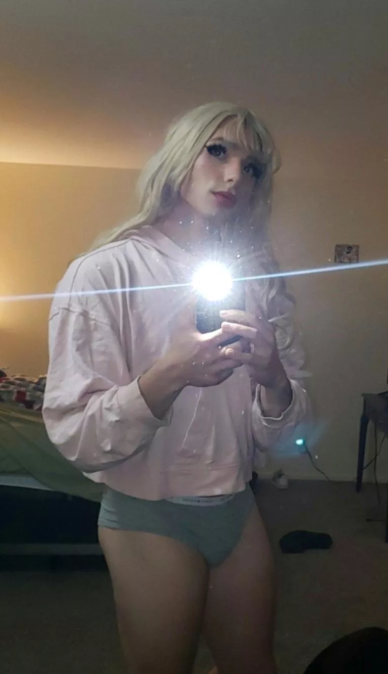 I've been working out! What do you think? 🍑