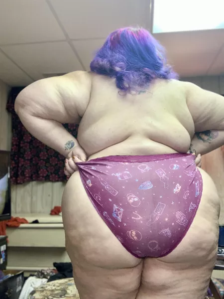 Iβve got a lot of junk in my trunk π