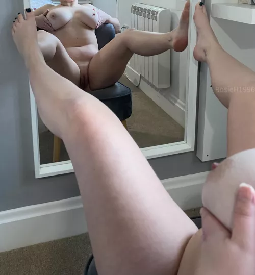 I’ve got an extra bit for squeezing… here’s your first reward 😘