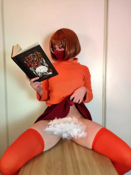 I've heard of talking dogs, but a talking crow? That's something! Velma cosplay by me (Toxic_mewmew) I've heard of talking dogs, but a talking crow? That's something! Velma cosplay by me (Toxic_mewmew)