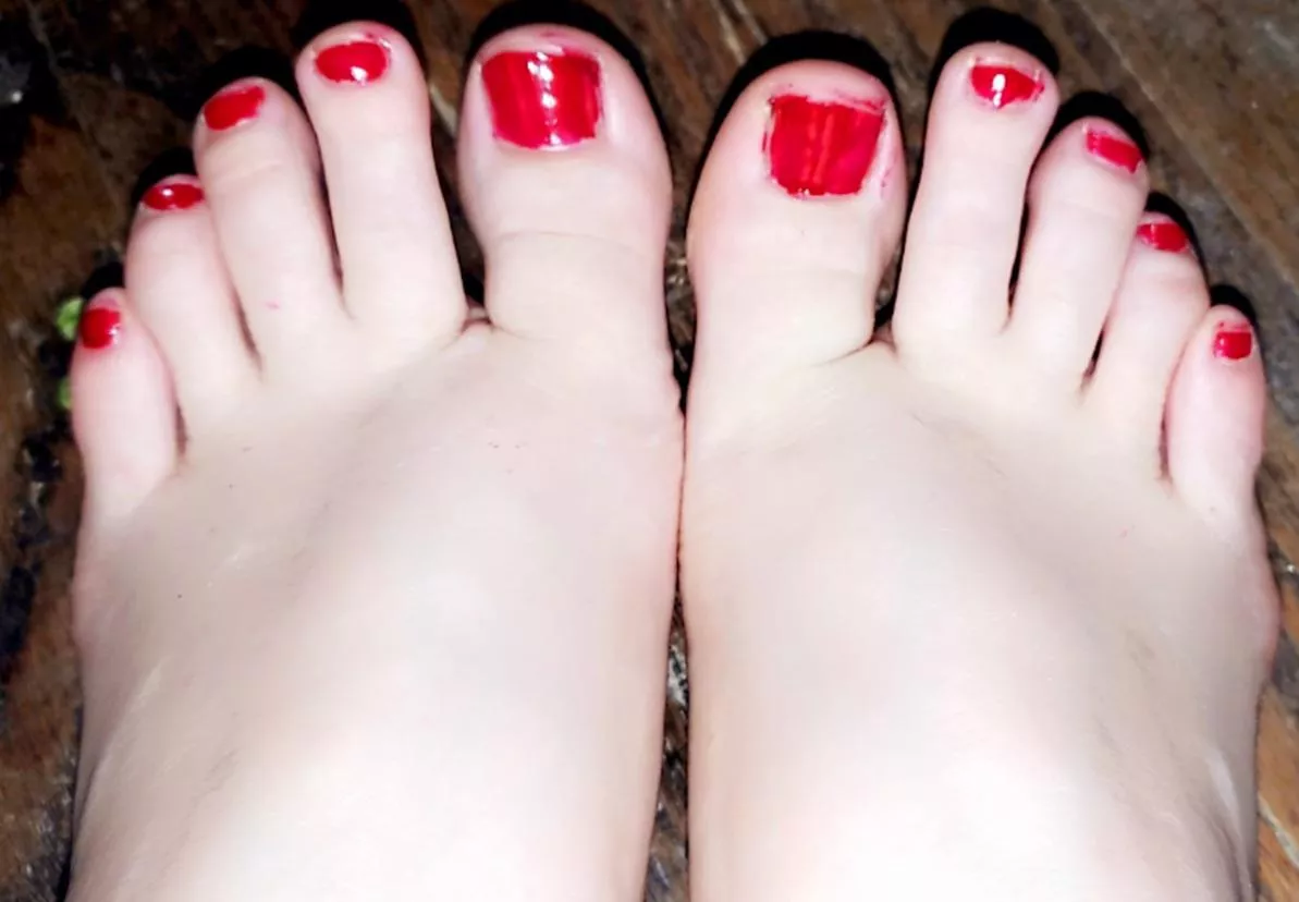 I've never been good at painting my own toes but at least I have cute feet, right? π₯Ί I've never been good at painting my own toes but at least I have cute feet, right? π₯Ί