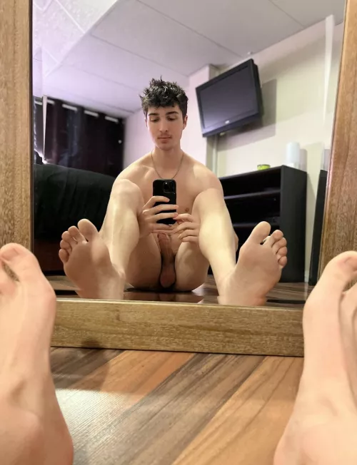 I’ve never had my feet sucked before, would you be my first?