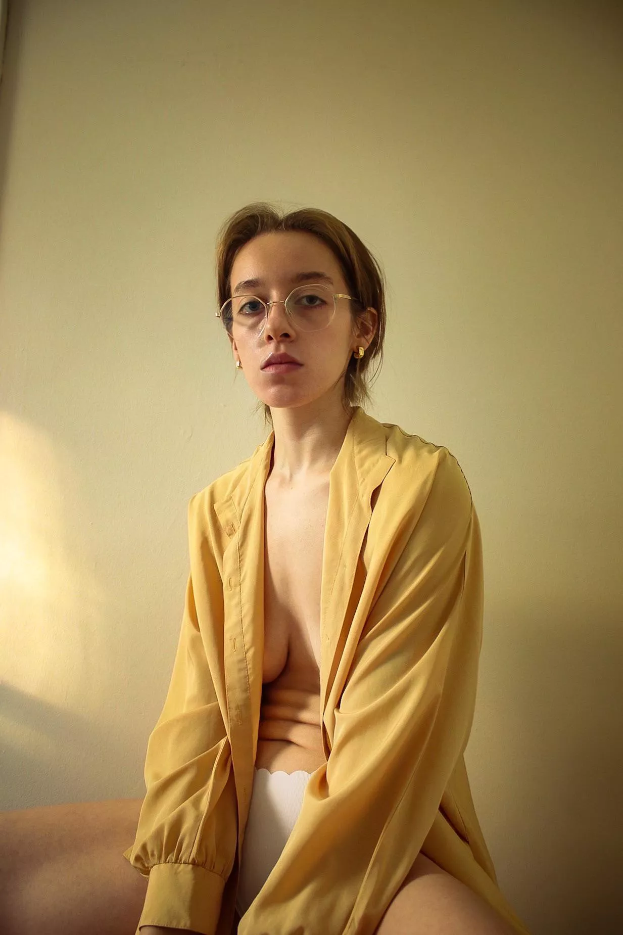 i’ve stored at this for way too long, and I hate how my face looks in it now, but it’s such a nice picture 😌🧡☀️