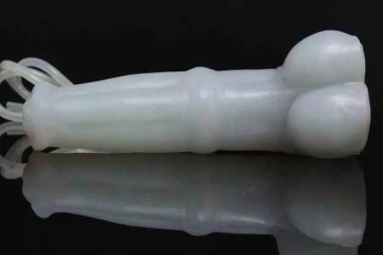 I’ve wanted Opal since the color was first created and I just snagged a m/m opal Bumble Hooves WITH A CUMTUBE