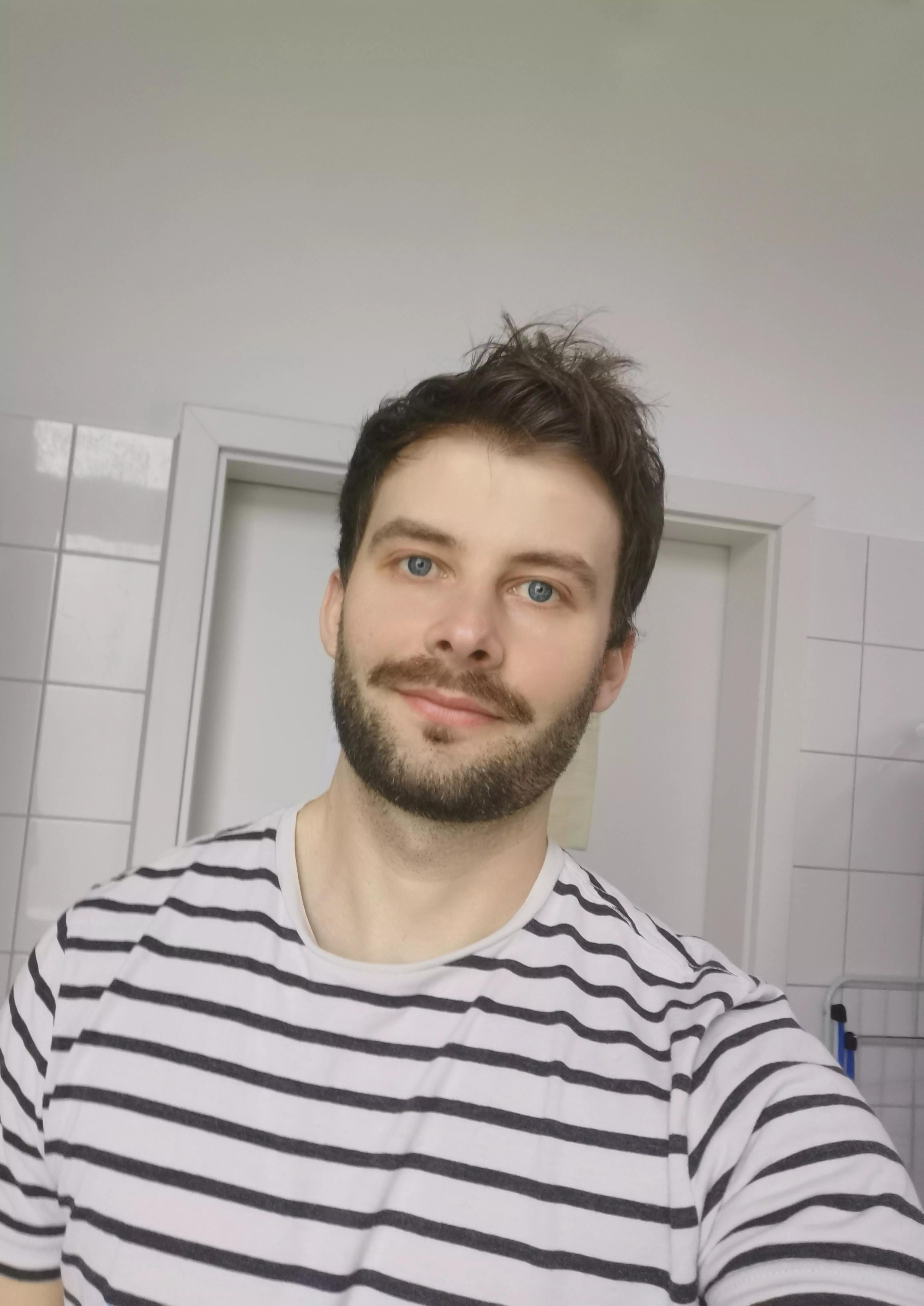 January challenge: Am I whiter than your wall? 🐼