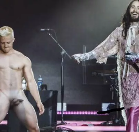 Jared Leto wanted crazy people on stage. He got this Danish dude ????