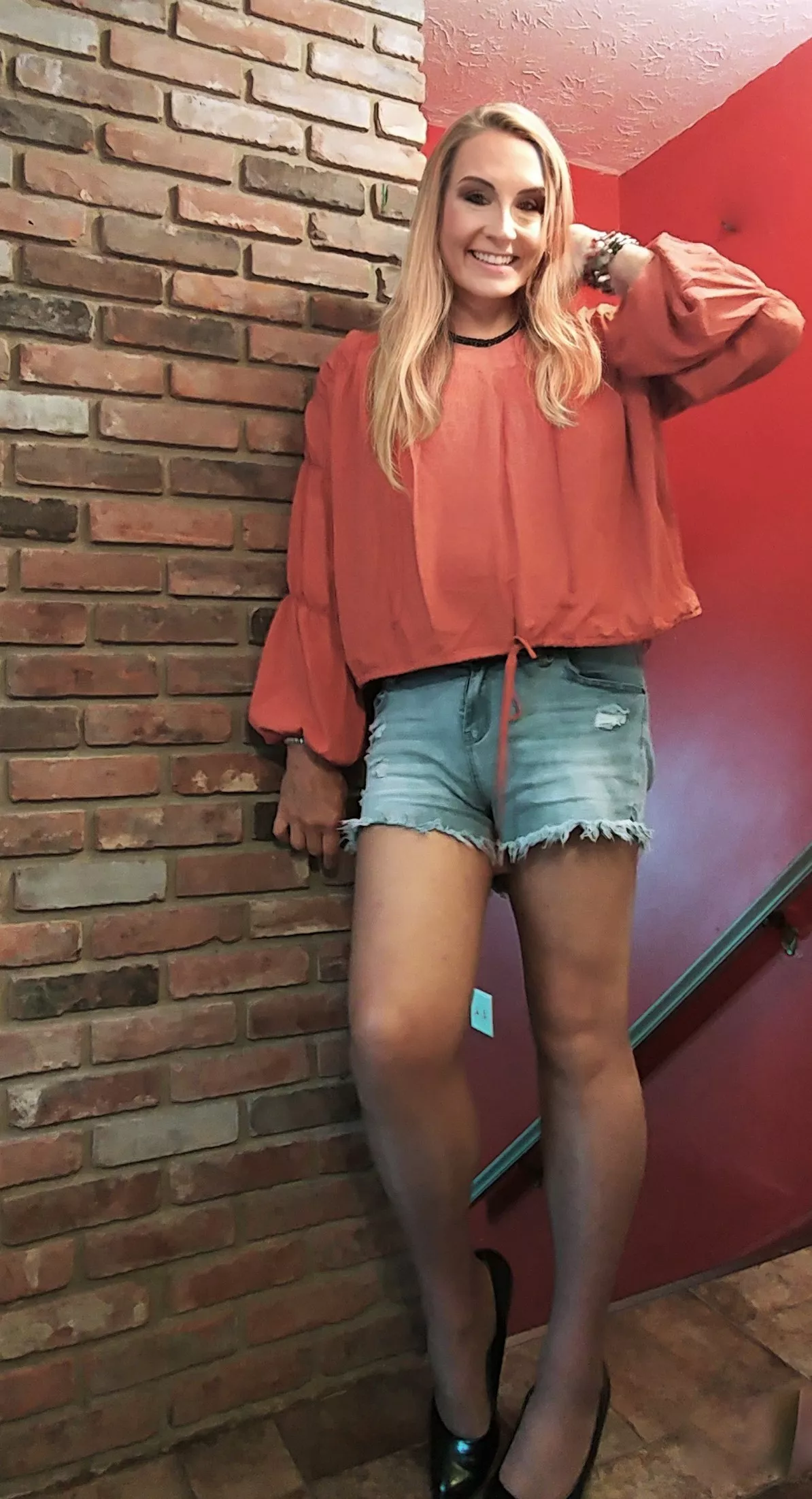 Jean shorts, pantyhose and heels for your pleasure