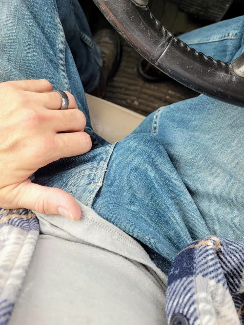Jeans were bulgin good today 💦😈