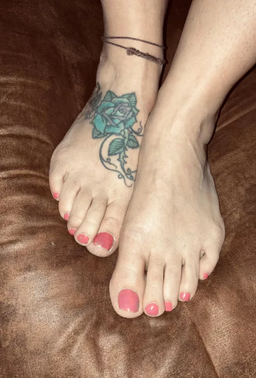 Jerk to my feet baby ππ£ Jerk to my feet baby ππ£