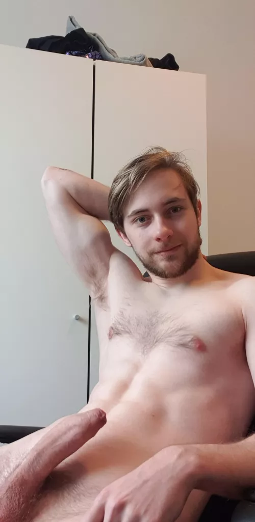 Jerking it after a week of holiday feels so good