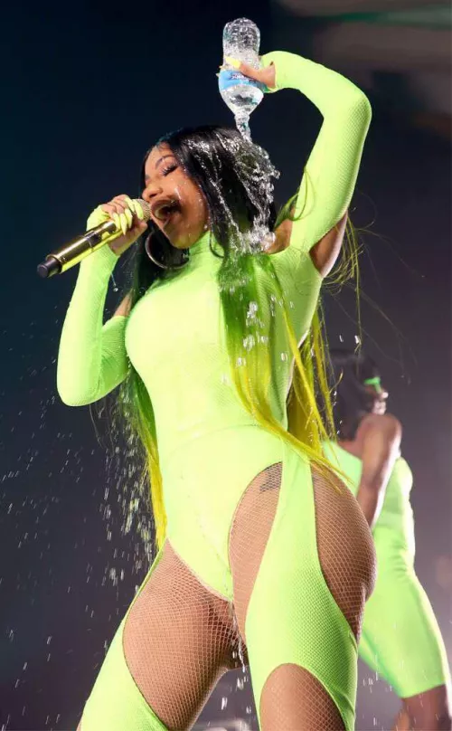 Jerking to Cardi B