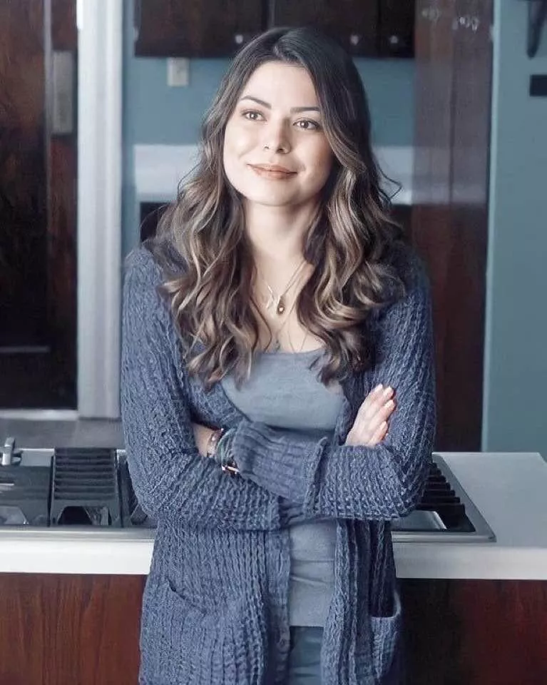 Jerking to Miranda cosgrove Jerking to Miranda cosgrove