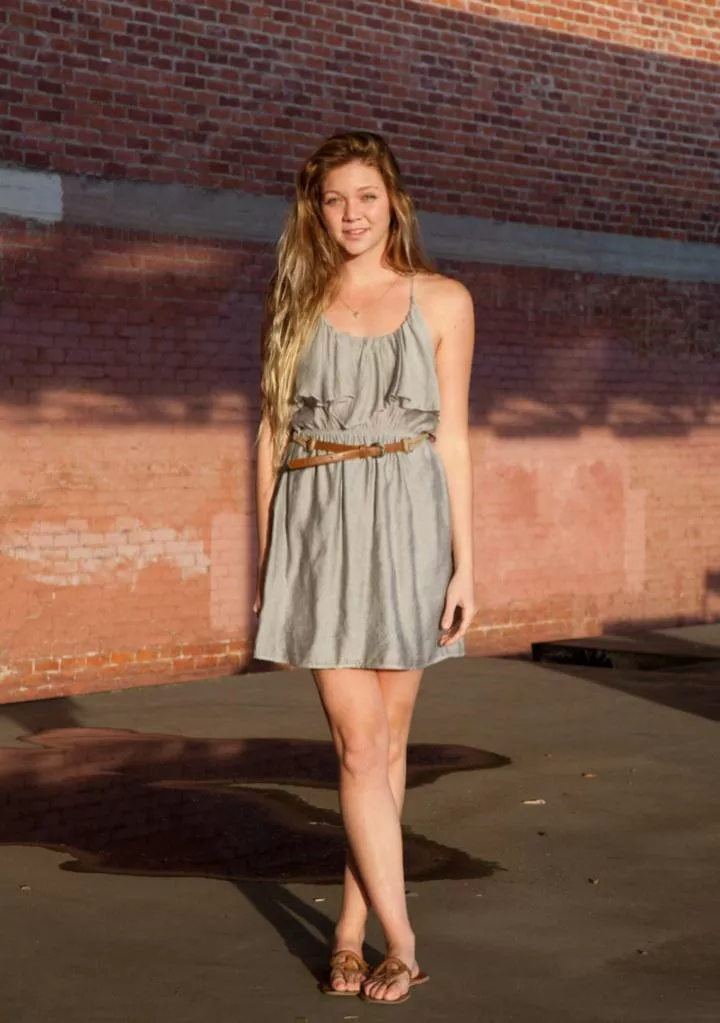 Jessie Andrews looking stunning in her dress Jessie Andrews looking stunning in her dress