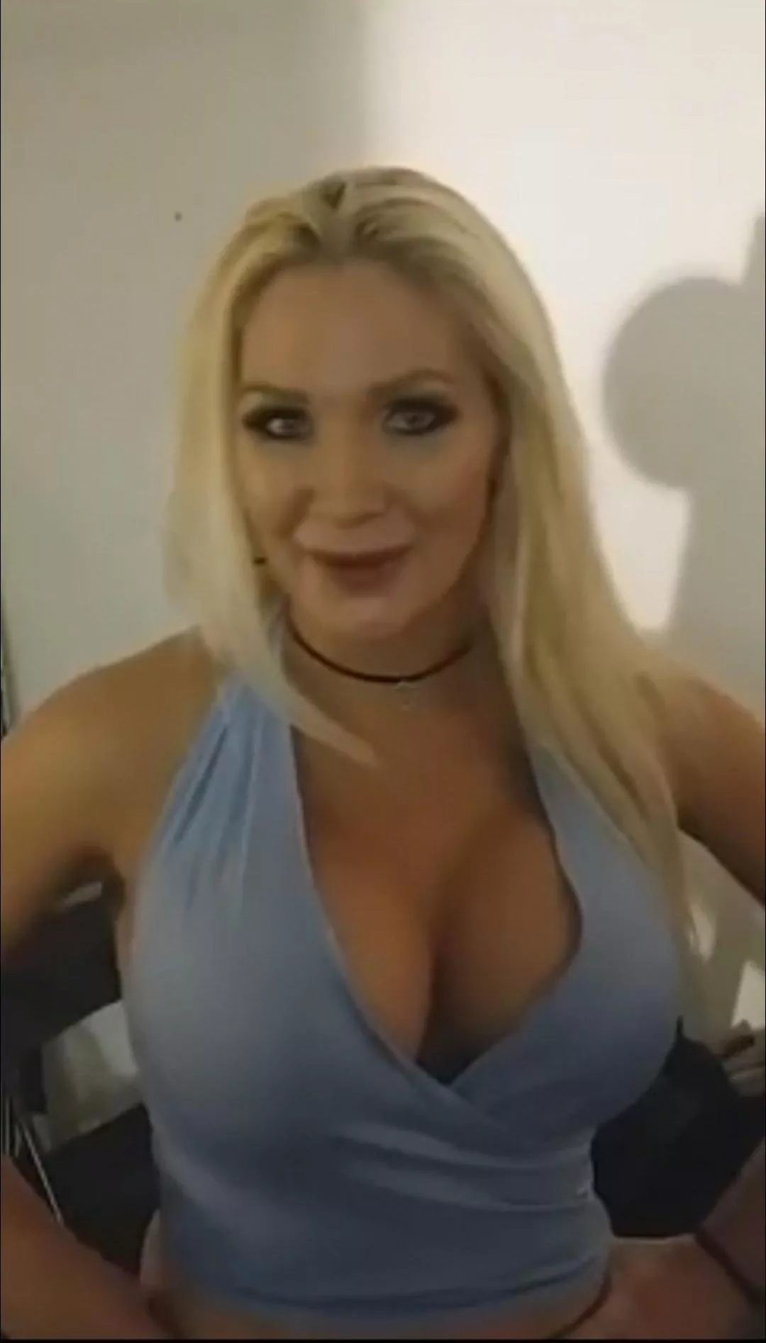 Jillian knows what your looking at 😂