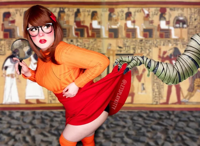 Jinkies! My skirt got stuck on something? Oh no 😜❤️