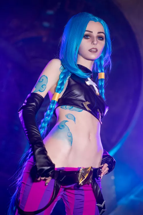 Jinx Arcane cosplay by Axilirator