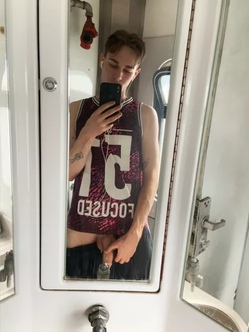 JO in the train 😈