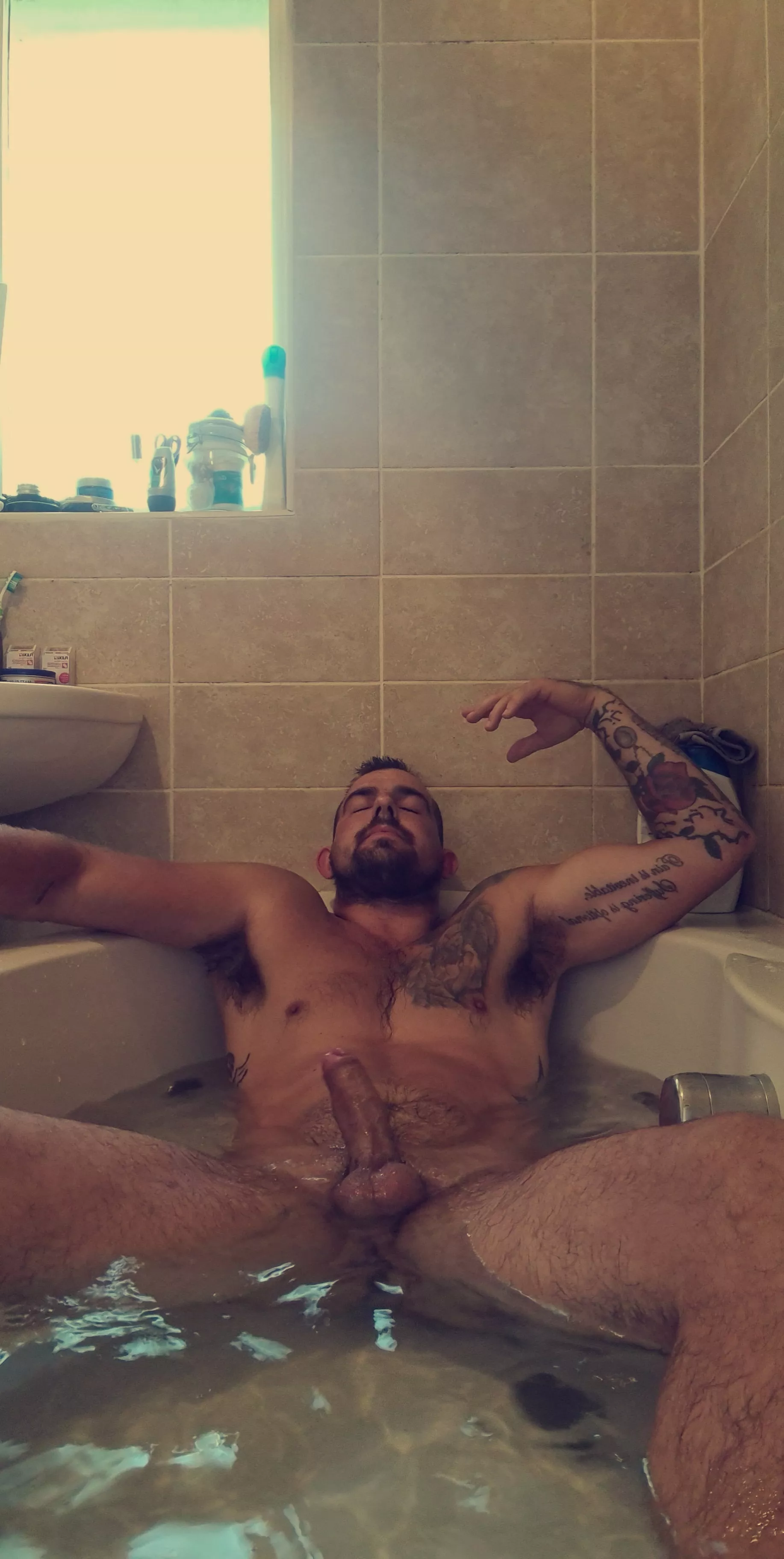 Job vacancy: back scrubber, apply within