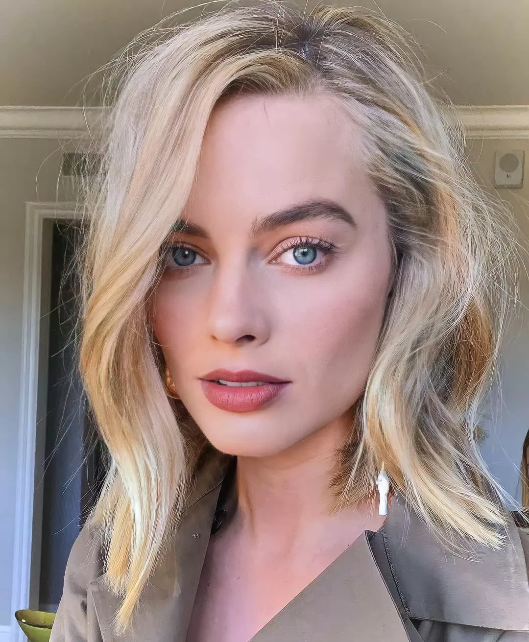Joi as Margot Robbie Joi as Margot Robbie