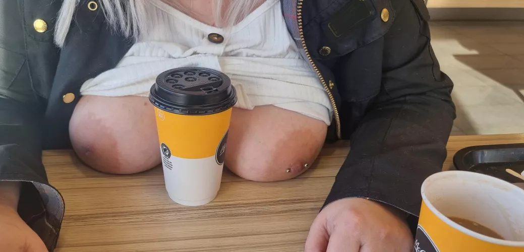 Join me (f)or a McDonald's? 🥰😍😘 (NSFW)