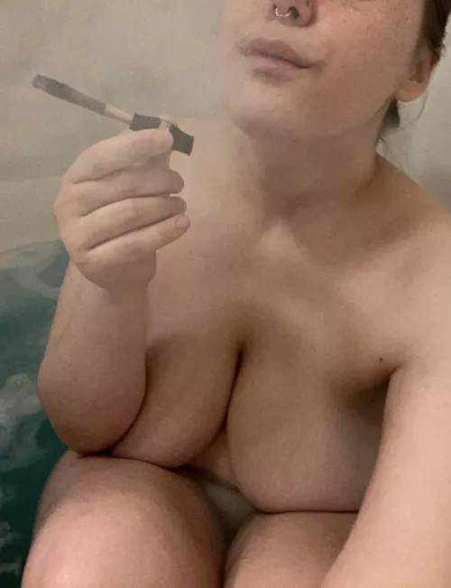 Joint in the bath! 😍