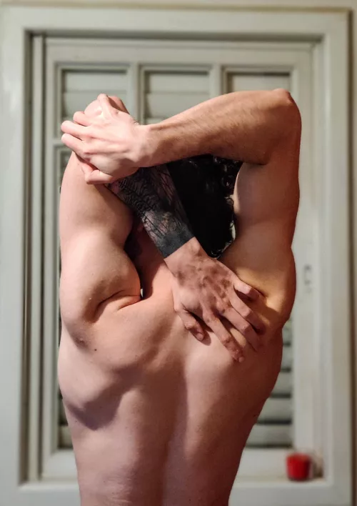 JoJo's Bizarre Stretch - Forearm is Unbreakable JoJo's Bizarre Stretch - Forearm is Unbreakable