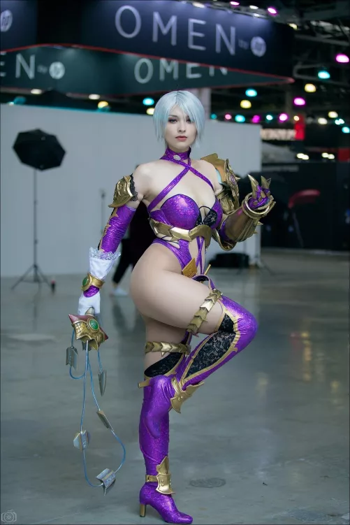 Juk as Ivy Valentine