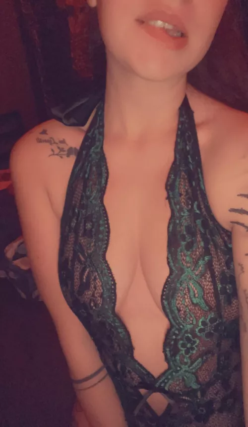 Jump over for a FREE sub ๐ ๐ requests! DMs are always open