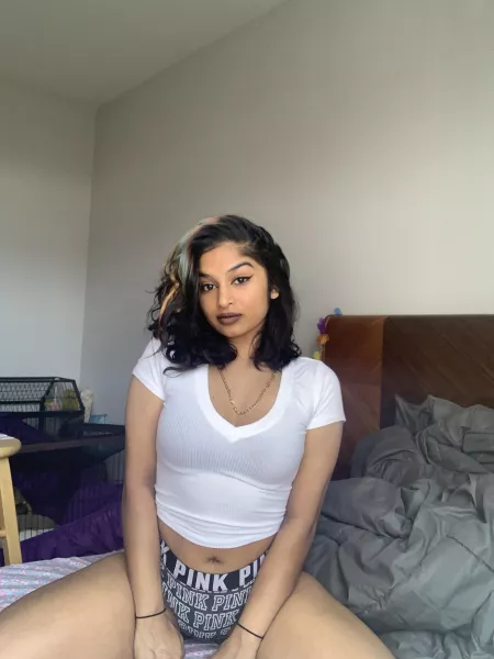 Just a curly headed brown girl βΊοΈ