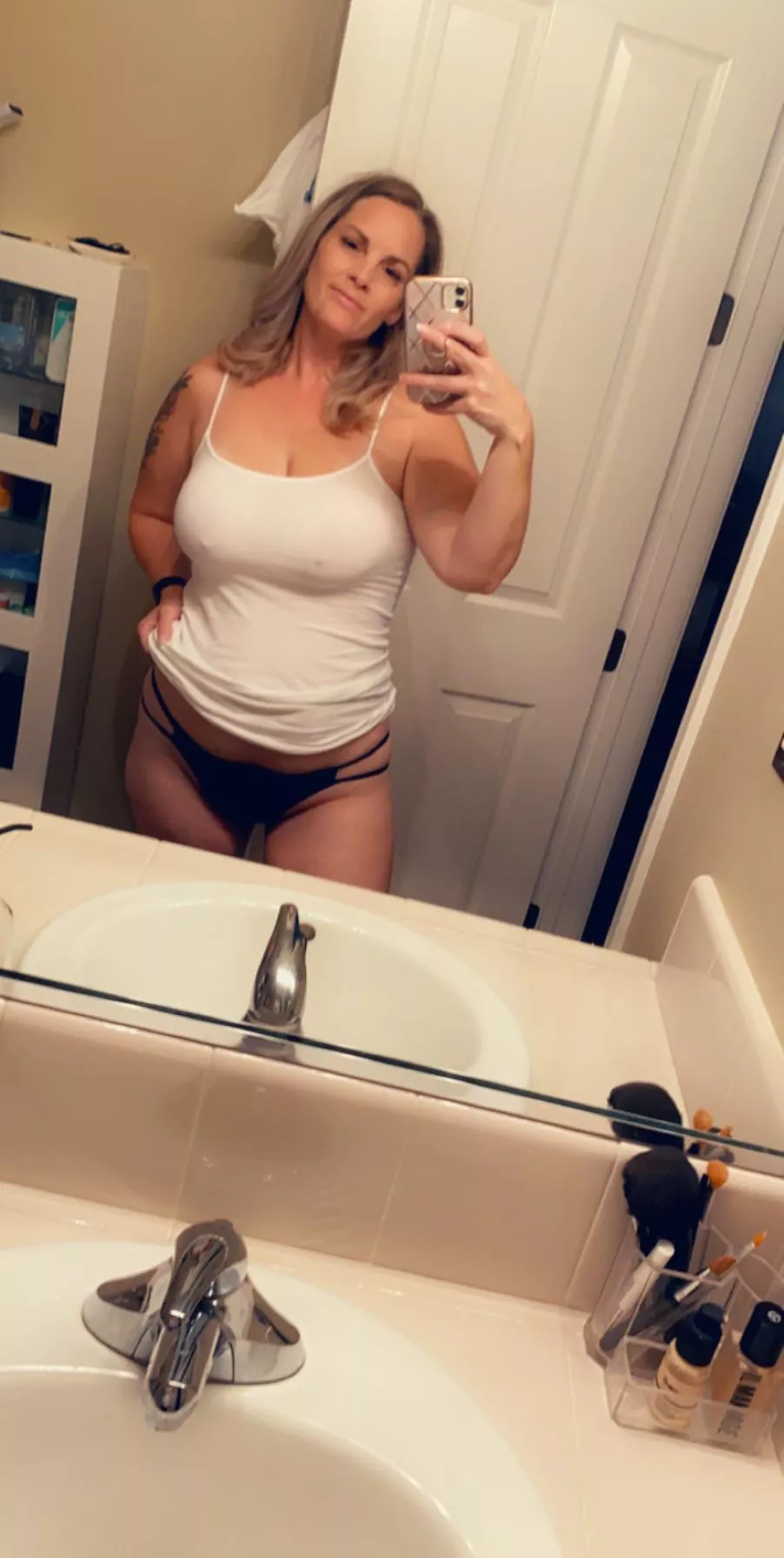 Just a curvy mom for you viewing pleasure Just a curvy mom for you viewing pleasure