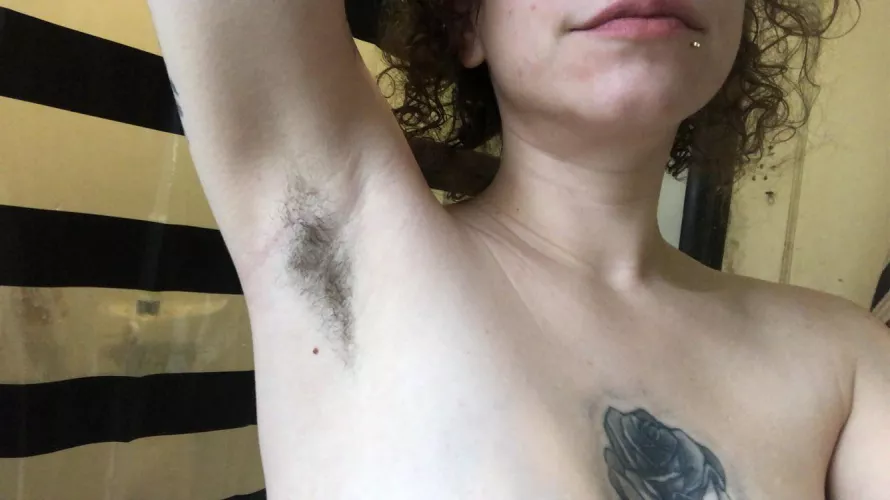 Just a cute armpit here to be worshipped š
