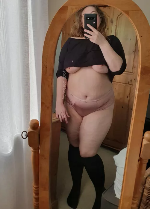 just a cutie who's obsessed with taking nude mirror selfies β‘ just a cutie who's obsessed with taking nude mirror selfies β‘