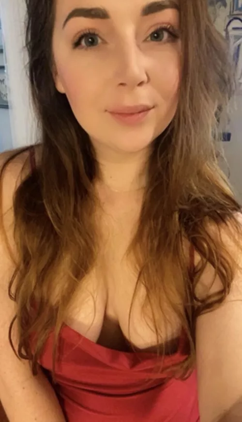 Just a little tease. Hopefully itโs enough to entice you to help me out o(f) this dress. ๐