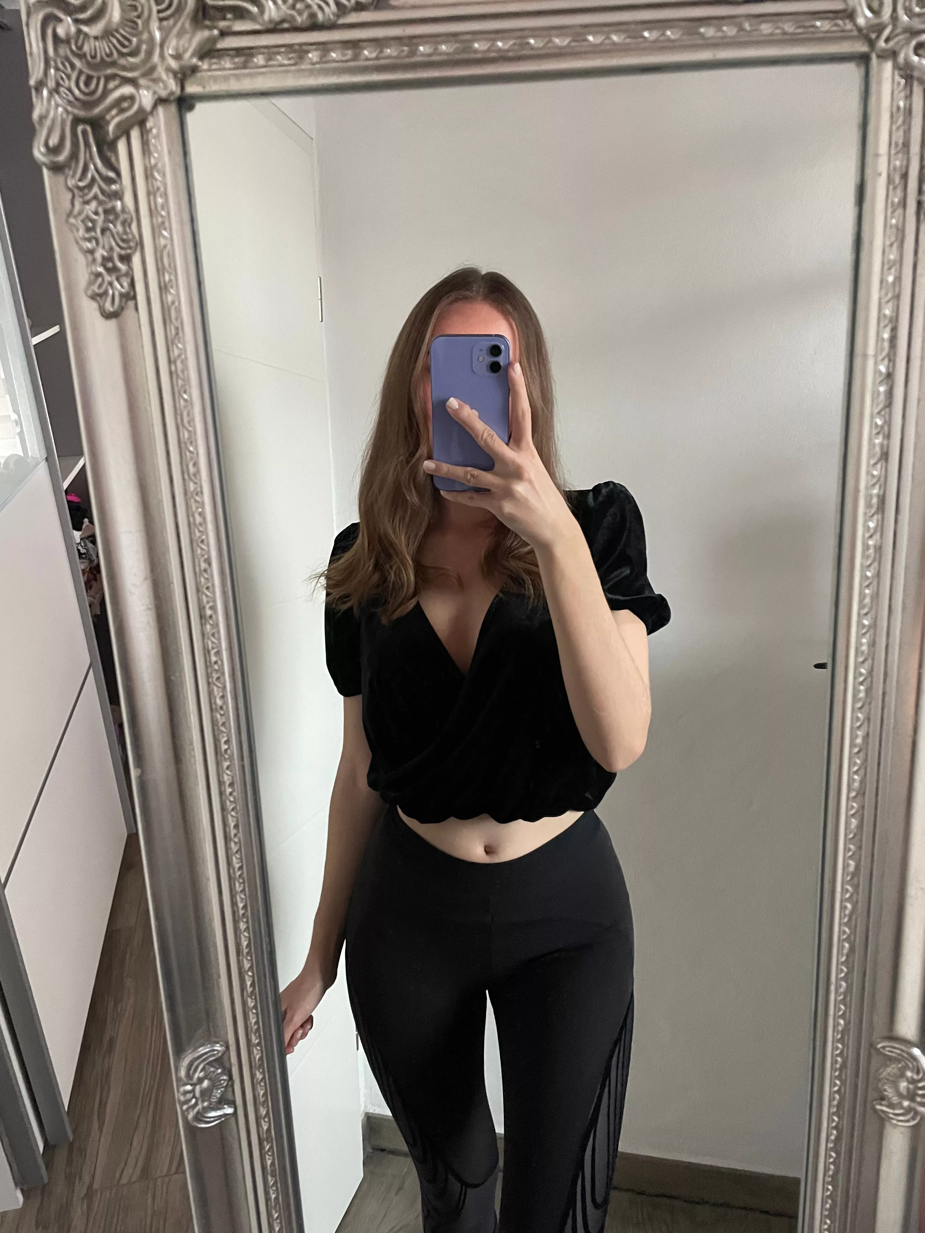 just a lonely innocent girl, looking for someone to have a lazy sunday together 🤭 just a lonely innocent girl, looking for someone to have a lazy sunday together 🤭