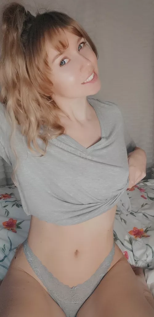 Just a no makeup selfie ๐ฅฐ (F)