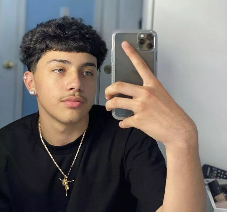 Just a sexy shredded Mexican ready for a little chat maybe some pics if you boys are up for it Just a sexy shredded Mexican ready for a little chat maybe some pics if you boys are up for it