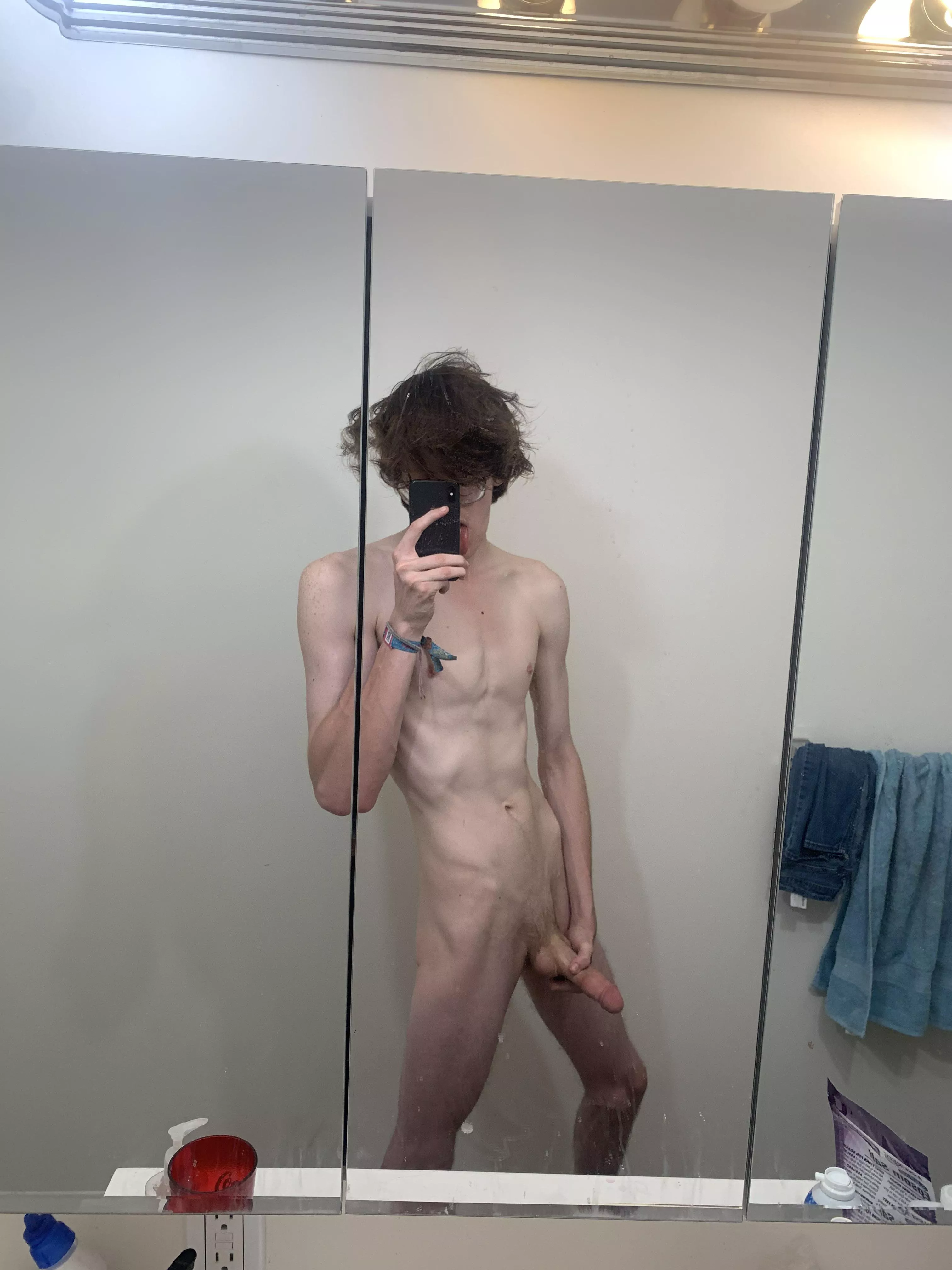 Just a stoned 6’5 twink staying up too late taking nudes