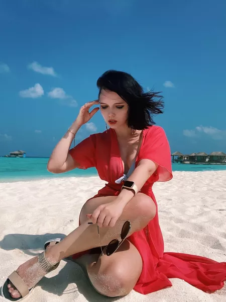 Just another pics from the beach, red suits me right? :3 Just another pics from the beach, red suits me right? :3