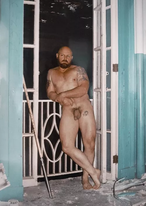 Just casually standing aroundโฆ.