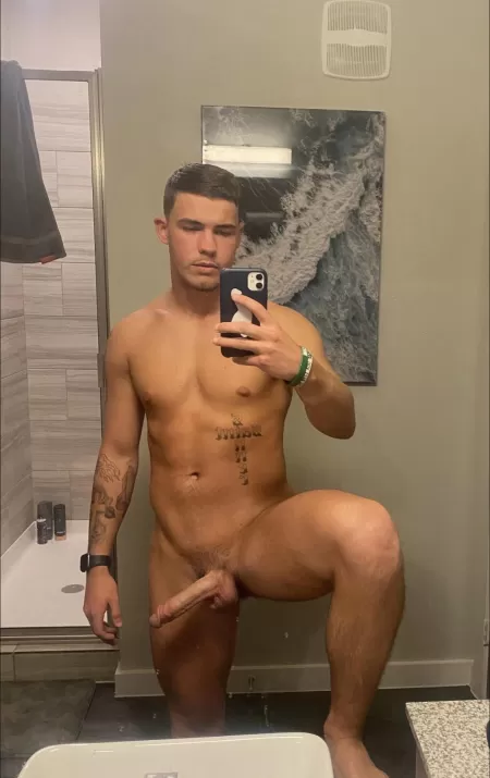 Just curious about how many guys are awake and horny rn π Just curious about how many guys are awake and horny rn π